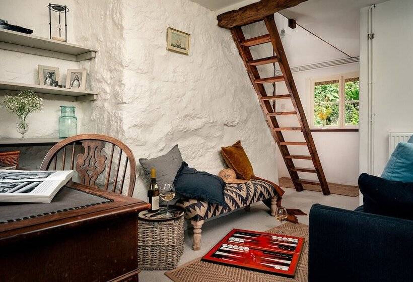 Weeke Brook Quintessential Thatched Luxury Devon Cottage