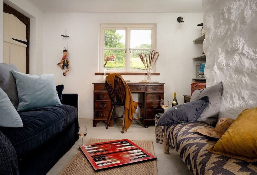 Weeke Brook Quintessential Thatched Luxury Devon Cottage