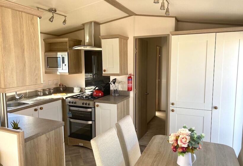 Bay View 37 Oceans Edge By Prl Lodge Hire