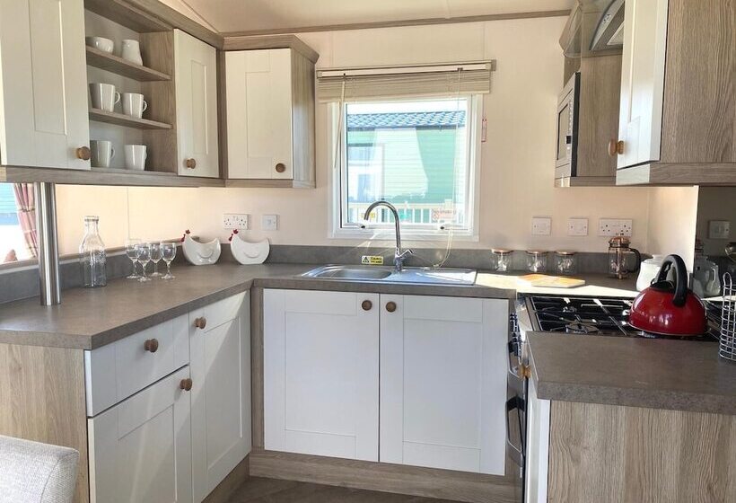 Bay View 37 Oceans Edge By Prl Lodge Hire