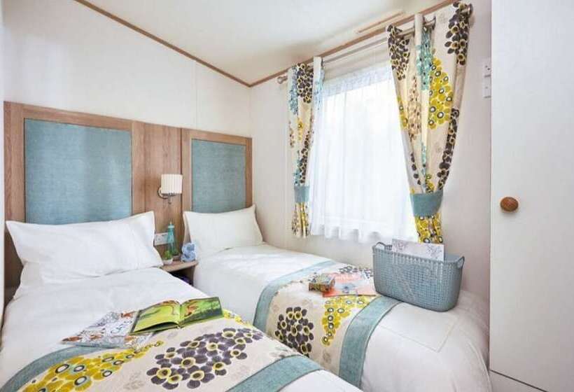 Bay View 37 Oceans Edge By Prl Lodge Hire