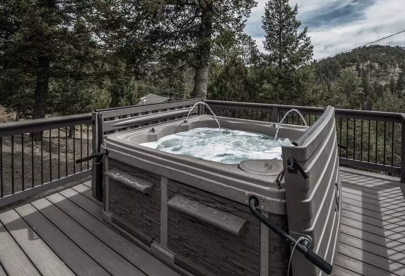 Breakaway Cabin