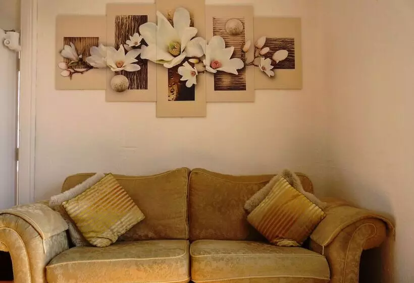 Hotelli Aaran Guesthouse