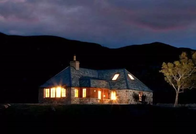 Hotelli Alladale Wilderness Reserve