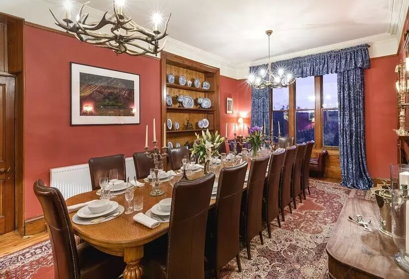 Hotelli Alladale Wilderness Reserve