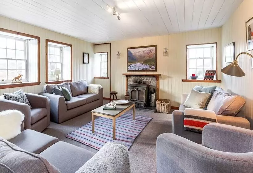 Hotelli Alladale Wilderness Reserve