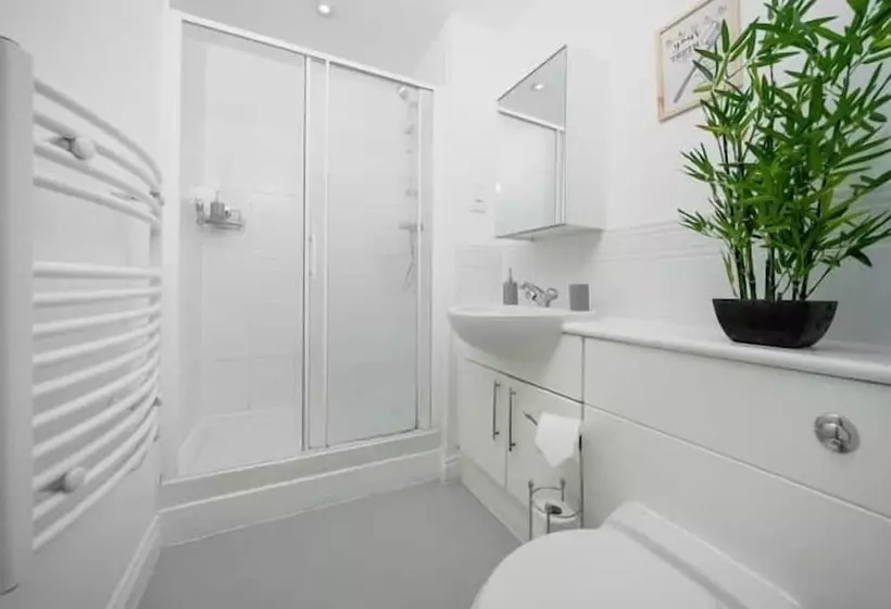 ホテル Ashleigh Court