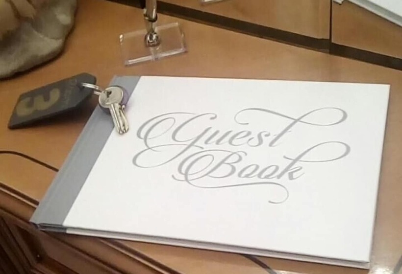 هتل Tracey S Driftwood