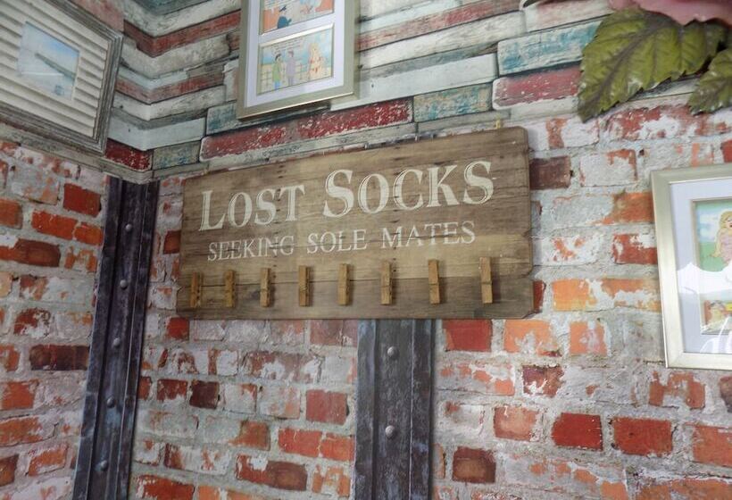 هتل Tracey S Driftwood