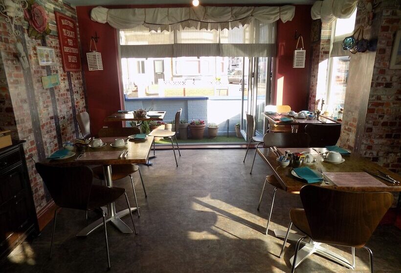 هتل Tracey S Driftwood