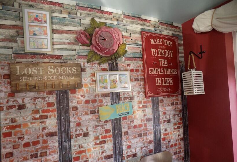 هتل Tracey S Driftwood