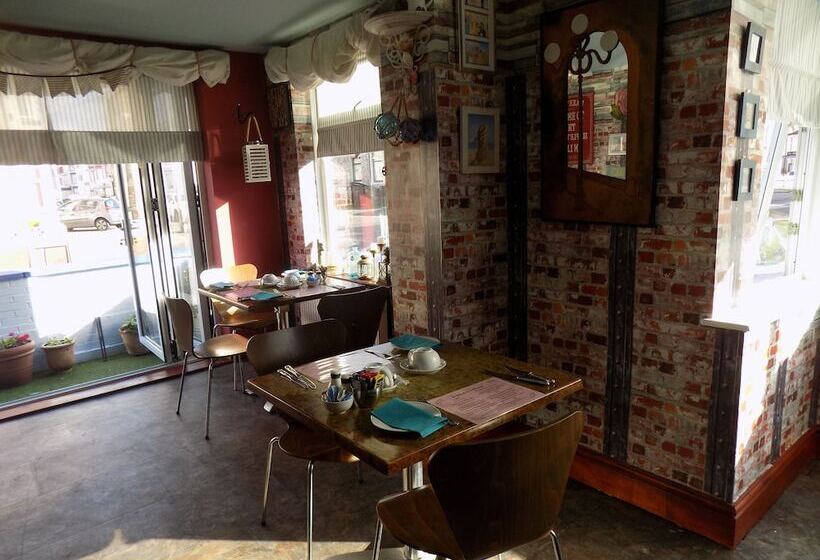 هتل Tracey S Driftwood