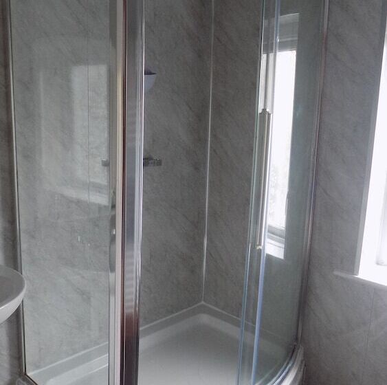 هتل Tracey S Driftwood