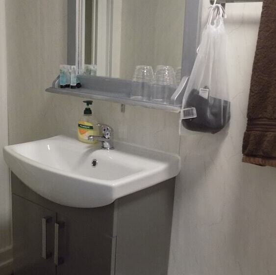 هتل Tracey S Driftwood