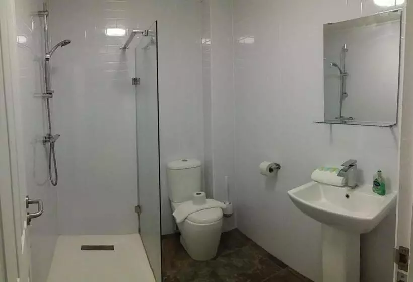 Hotelli Station Lodge   Free Off Site Health Club Access With Pool, Sauna, Steam Room & Gym