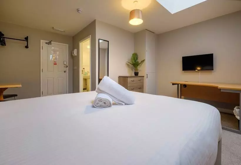 Hotelli Station Lodge   Free Off Site Health Club Access With Pool, Sauna, Steam Room & Gym