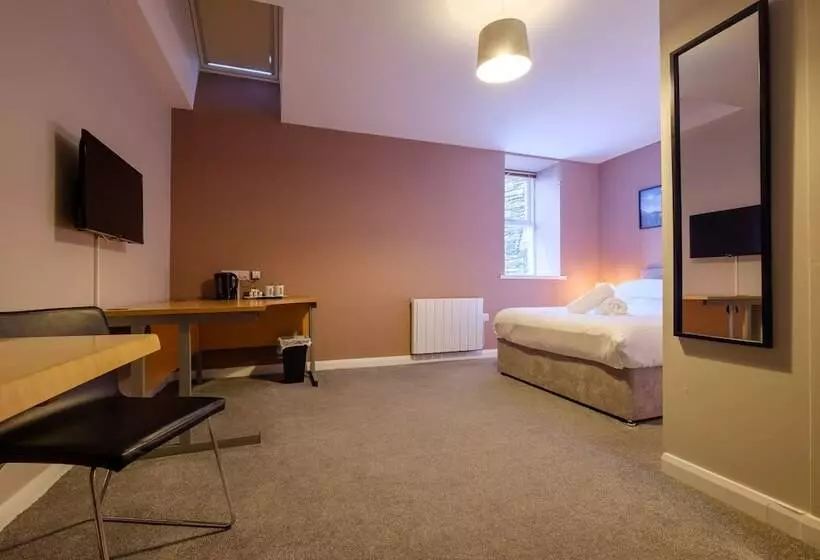 Hotelli Station Lodge   Free Off Site Health Club Access With Pool, Sauna, Steam Room & Gym