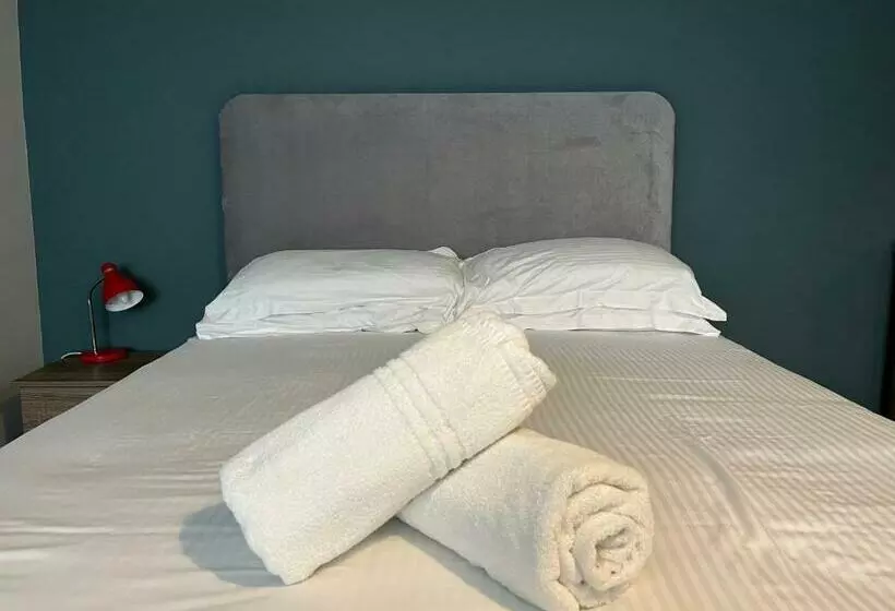 Hotelli Station Lodge   Free Off Site Health Club Access With Pool, Sauna, Steam Room & Gym