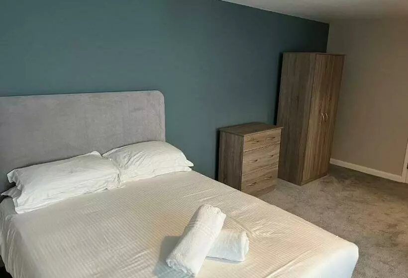 Hotelli Station Lodge   Free Off Site Health Club Access With Pool, Sauna, Steam Room & Gym