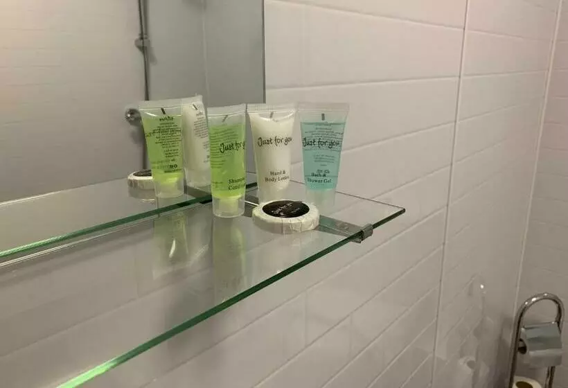 Hotelli Station Lodge   Free Off Site Health Club Access With Pool, Sauna, Steam Room & Gym