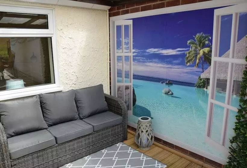 2 Bed Cottage   Sleeps4   Garden   Bbq