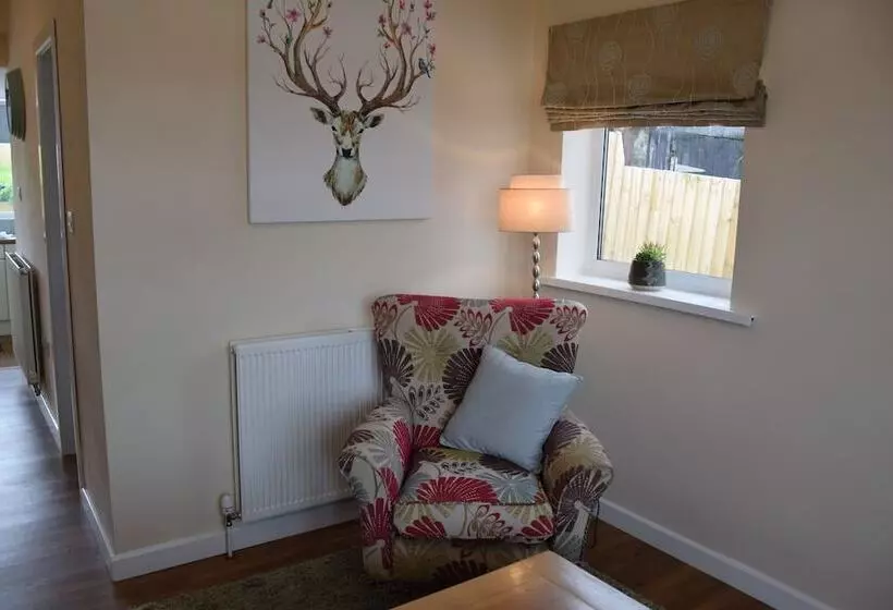 2 Bed Cottage   Sleeps4   Garden   Bbq