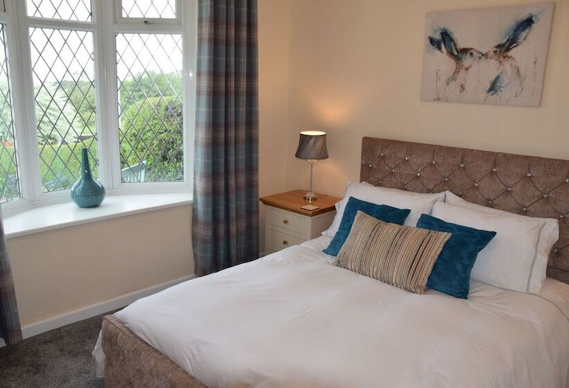 2 Bed Cottage Sleeps4 Garden Bbq