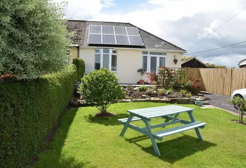 2 Bed Cottage   Sleeps4   Garden   Bbq