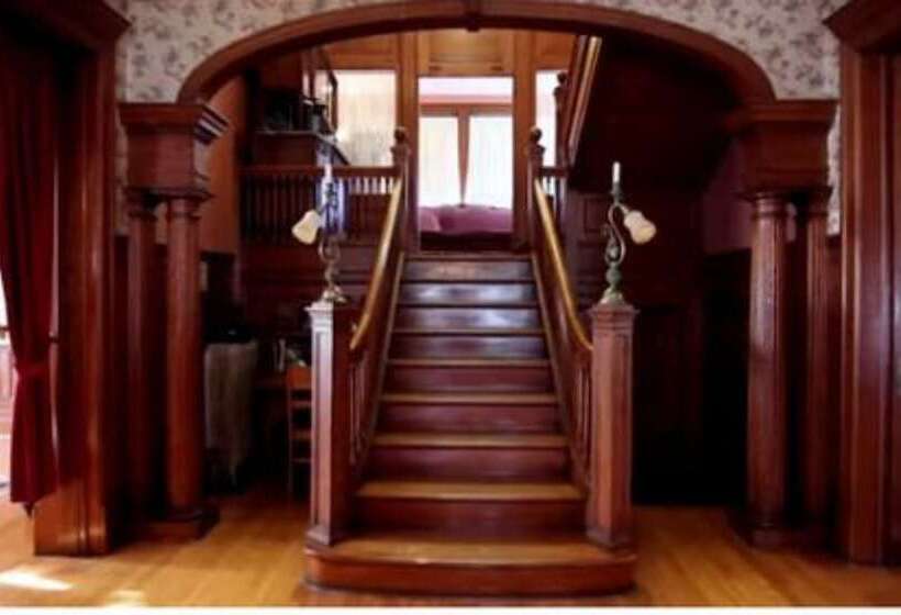 פנסיון 1897 Beekman House Bed And Breakfast