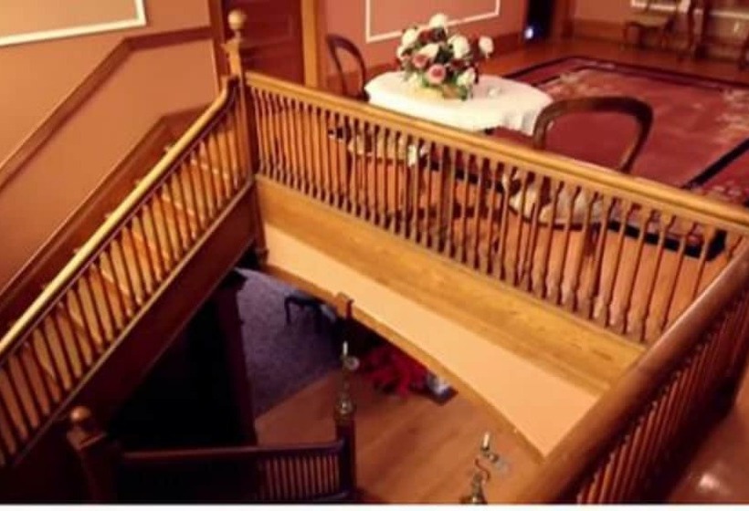 פנסיון 1897 Beekman House Bed And Breakfast