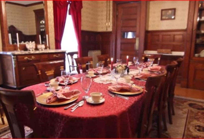 פנסיון 1897 Beekman House Bed And Breakfast