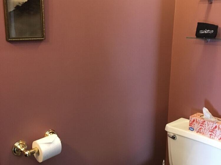 פנסיון 1897 Beekman House Bed And Breakfast