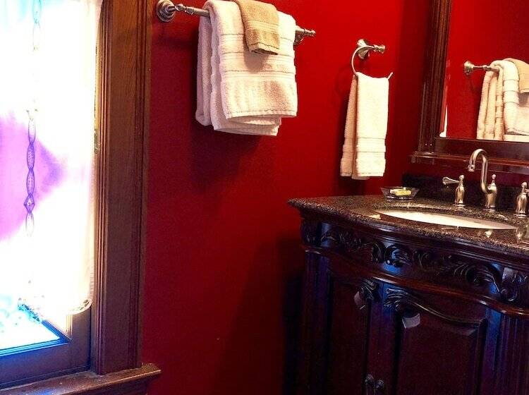 פנסיון 1897 Beekman House Bed And Breakfast