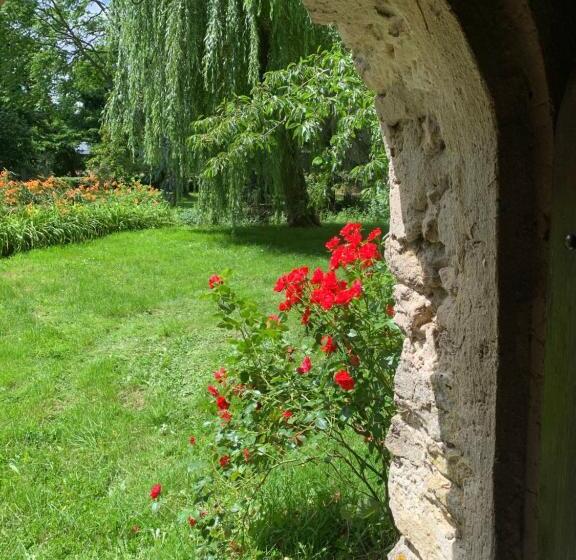 بنسيون Moulin De Champrond  Montmirail  Sarthe