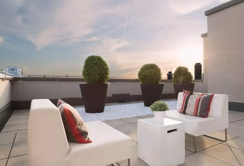 Adina Apartment Hotel Frankfurt Neue Oper