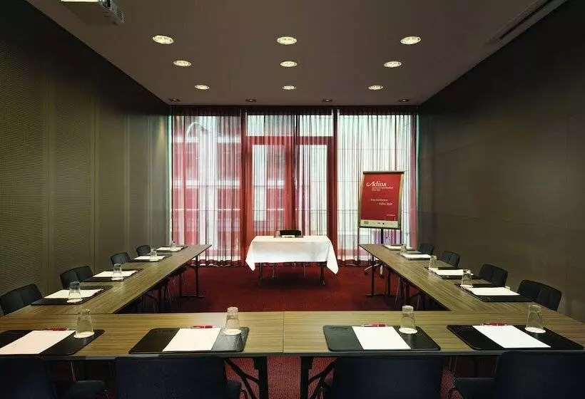 Adina Apartment Hotel Frankfurt Neue Oper