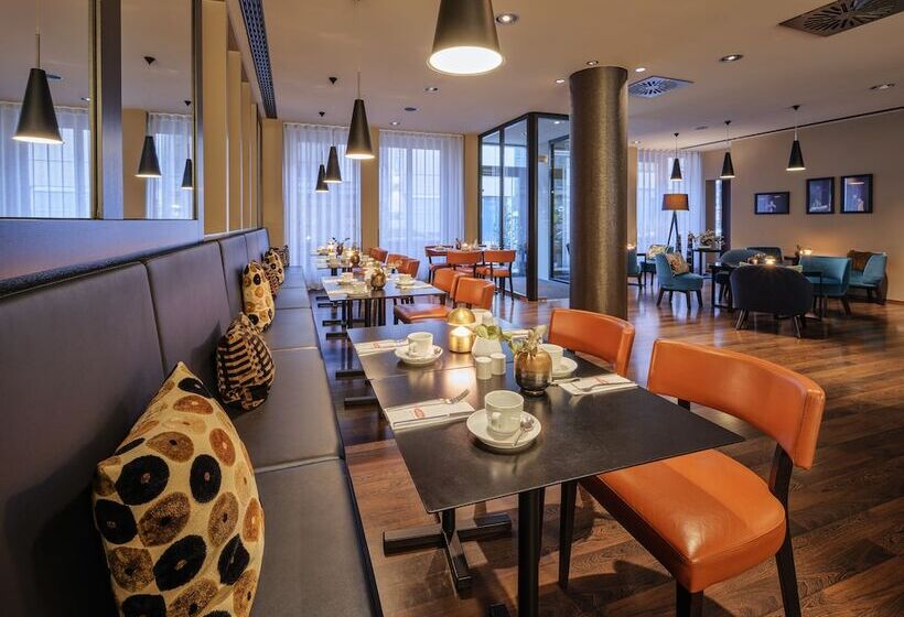 Adina Apartment Hotel Frankfurt Neue Oper