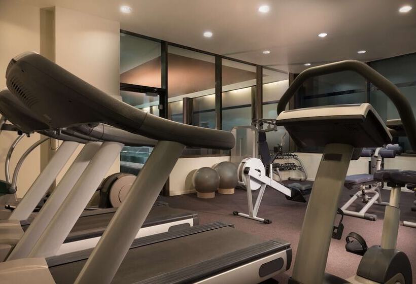 Adina Apartment Hotel Frankfurt Neue Oper