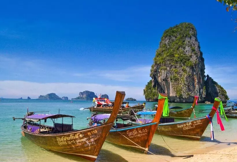 Отель Holiday Ao Nang Beach Resort, Krabi