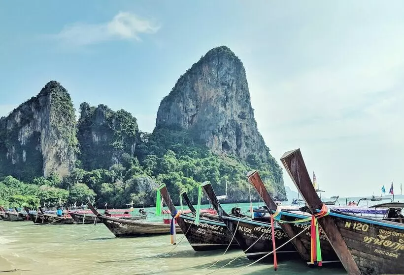 Отель Holiday Ao Nang Beach Resort, Krabi