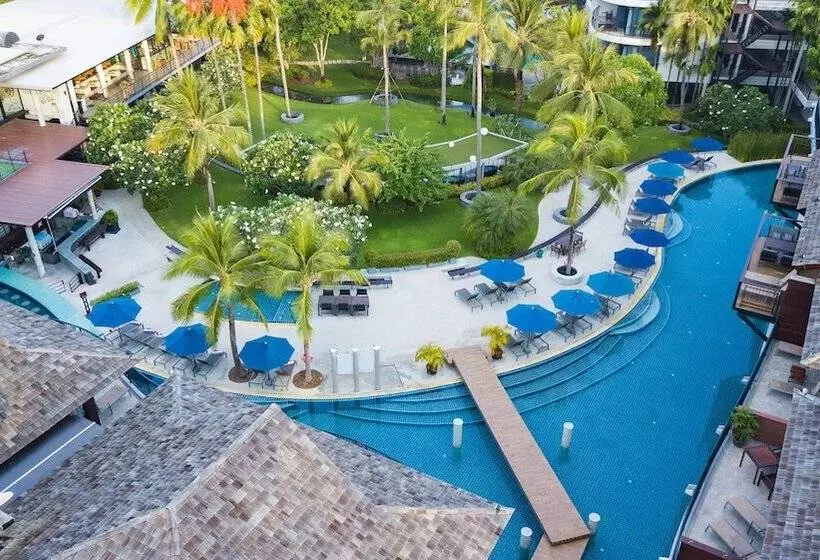 Отель Holiday Ao Nang Beach Resort, Krabi