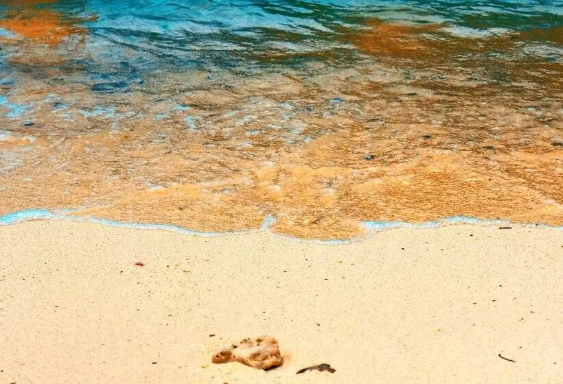 Отель Holiday Ao Nang Beach Resort, Krabi