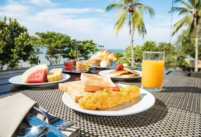Отель Holiday Ao Nang Beach Resort, Krabi