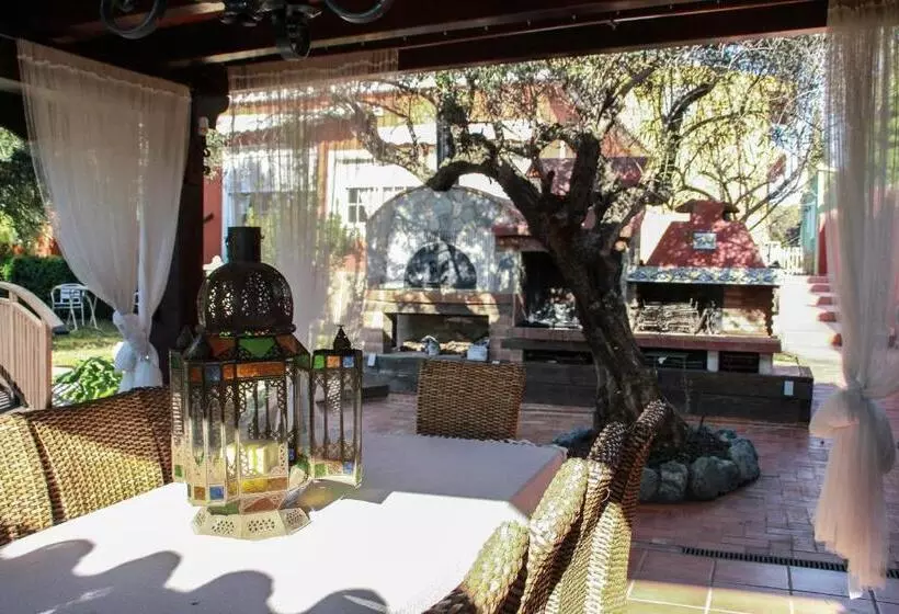 Отель Iris La Eliana