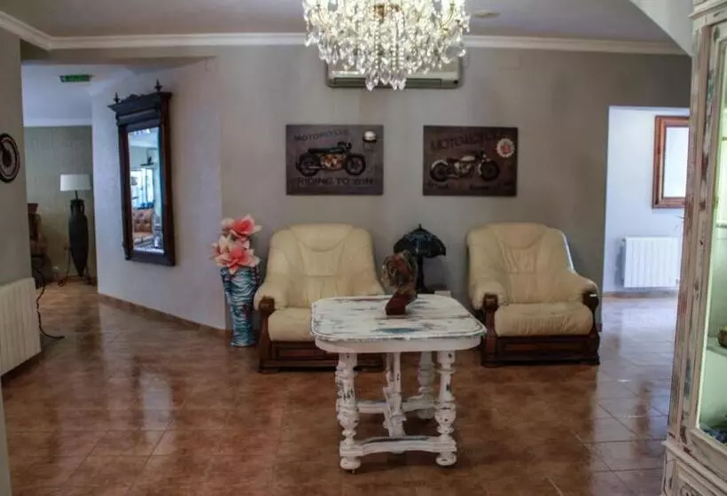 Отель Iris La Eliana