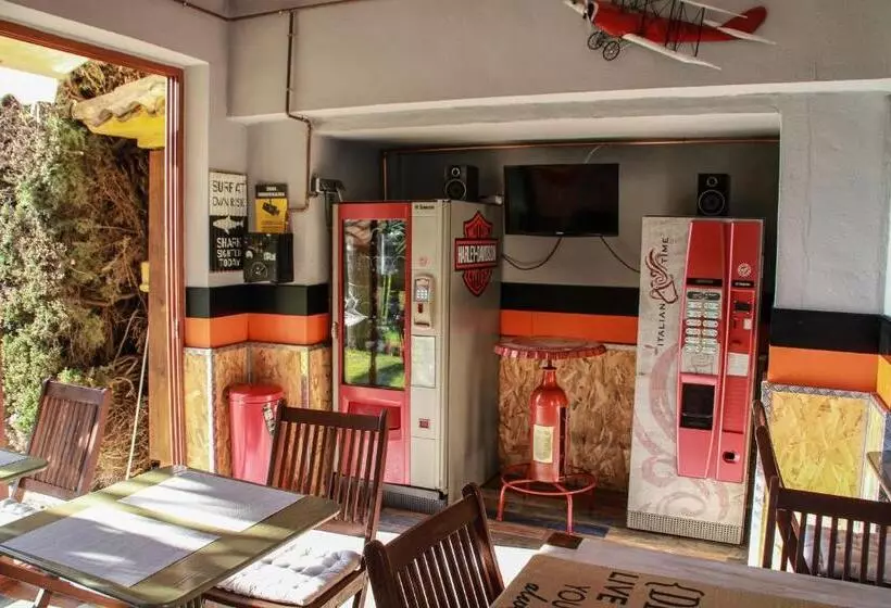 Отель Iris La Eliana