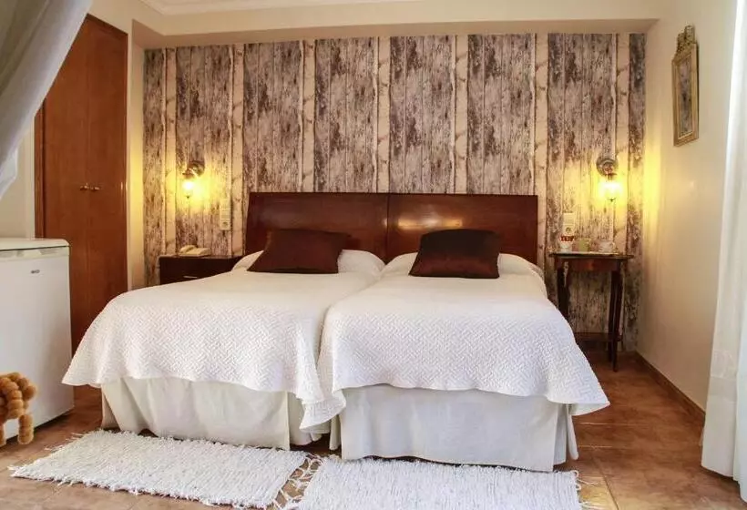 Отель Iris La Eliana