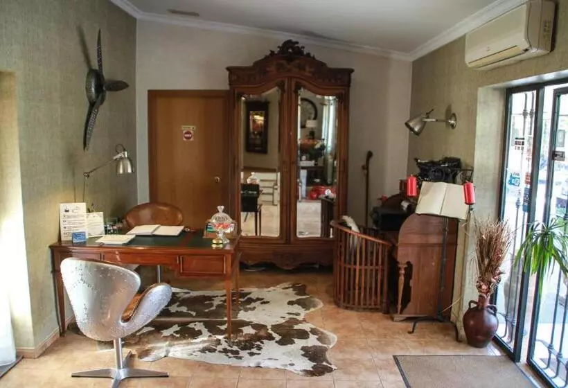 Отель Iris La Eliana