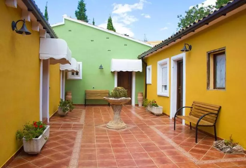 Отель Iris La Eliana