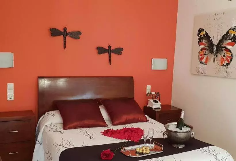 Отель Iris La Eliana